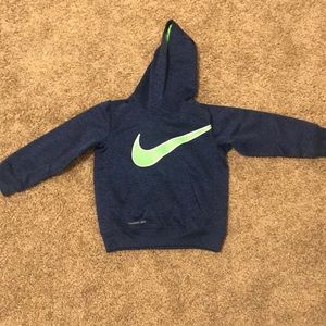 Nike 6t therma-fit hoodie sweater
